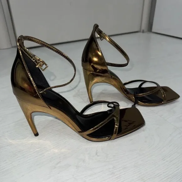 ZARA NWOT OVAL HEELED METALLIC SANDALS - Picture 5 of 6